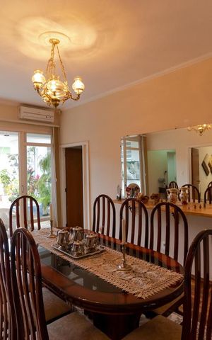 Casa à venda com 400m², 5 quartos e 4 vagas Casa à venda com 400m², 5 quartos e 4 vagasSala de Jantar