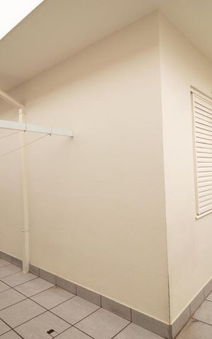 Casa à venda com 400m², 5 quartos e 4 vagas Casa à venda com 400m², 5 quartos e 4 vagasQuintal