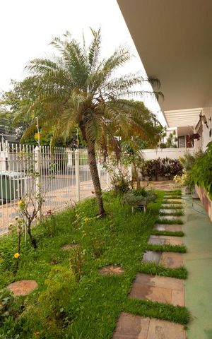 Casa à venda com 400m², 5 quartos e 4 vagas Casa à venda com 400m², 5 quartos e 4 vagasJardim