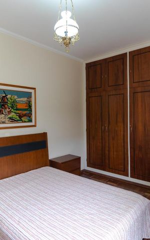 Casa à venda com 400m², 5 quartos e 4 vagas Casa à venda com 400m², 5 quartos e 4 vagasSuíte 02