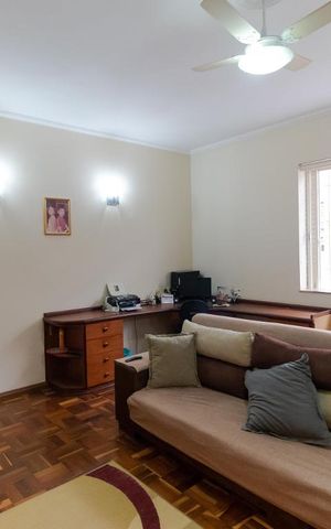 Casa à venda com 400m², 5 quartos e 4 vagas Casa à venda com 400m², 5 quartos e 4 vagasSala de TV e Escritório