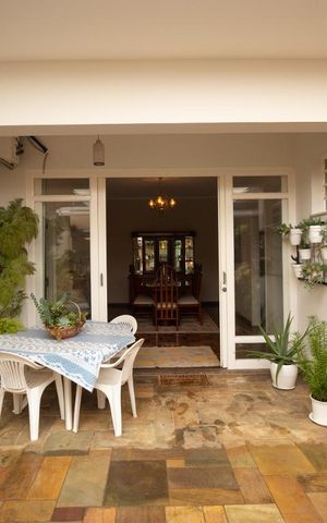 Casa à venda com 400m², 5 quartos e 4 vagas Casa à venda com 400m², 5 quartos e 4 vagasChurrasqueira