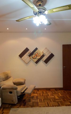 Casa à venda com 400m², 5 quartos e 4 vagas Casa à venda com 400m², 5 quartos e 4 vagasSalas