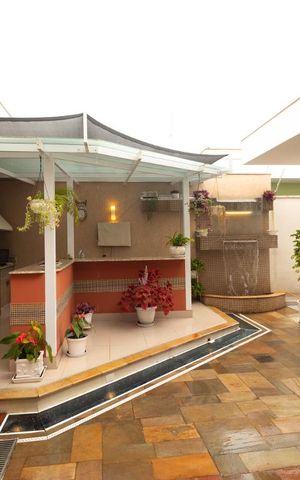 Casa à venda com 400m², 5 quartos e 4 vagas Casa à venda com 400m², 5 quartos e 4 vagasChurrasqueira