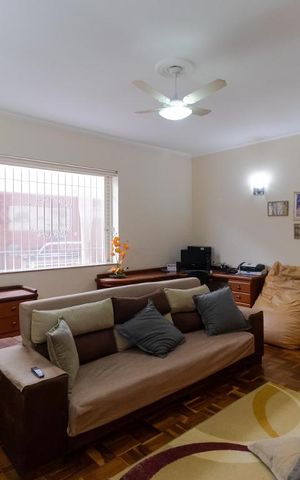 Casa à venda com 400m², 5 quartos e 4 vagas Casa à venda com 400m², 5 quartos e 4 vagasSala de TV e Escritório