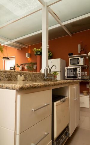 Casa à venda com 400m², 5 quartos e 4 vagas Casa à venda com 400m², 5 quartos e 4 vagasChurrasqueira