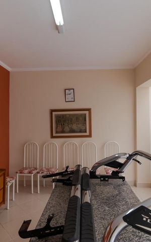 Casa à venda com 400m², 5 quartos e 4 vagas Casa à venda com 400m², 5 quartos e 4 vagasVaranda