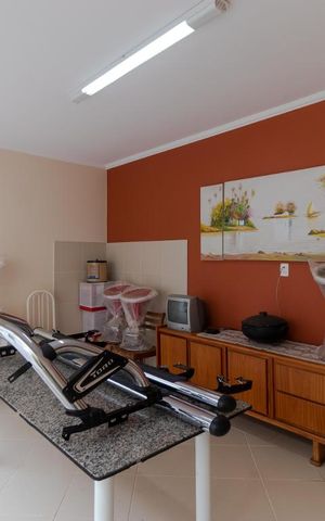 Casa à venda com 400m², 5 quartos e 4 vagas Casa à venda com 400m², 5 quartos e 4 vagasVaranda