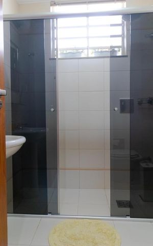 Casa à venda com 400m², 5 quartos e 4 vagas Casa à venda com 400m², 5 quartos e 4 vagasBanheiro da Suíte 02