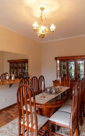Casa à venda com 400m², 5 quartos e 4 vagas Casa à venda com 400m², 5 quartos e 4 vagasSala de Jantar