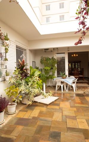 Casa à venda com 400m², 5 quartos e 4 vagas Casa à venda com 400m², 5 quartos e 4 vagasChurrasqueira