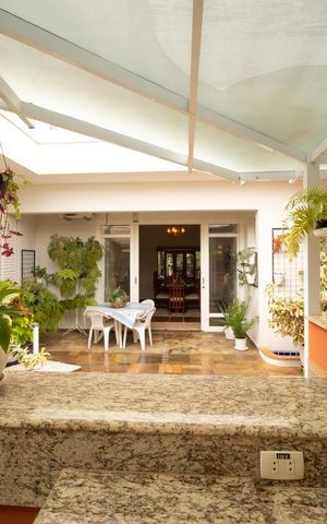 Casa à venda com 400m², 5 quartos e 4 vagas Casa à venda com 400m², 5 quartos e 4 vagasChurrasqueira