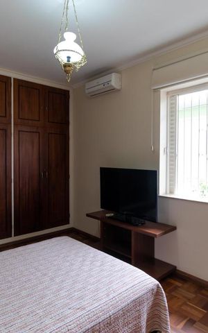 Casa à venda com 400m², 5 quartos e 4 vagas Casa à venda com 400m², 5 quartos e 4 vagasSuíte 02