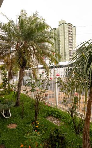 Casa à venda com 400m², 5 quartos e 4 vagas Casa à venda com 400m², 5 quartos e 4 vagasJardim