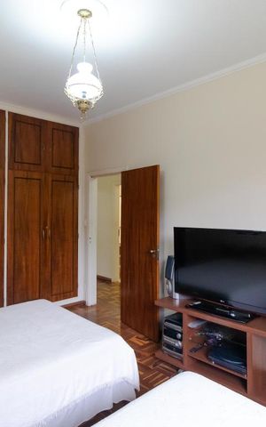 Casa à venda com 400m², 5 quartos e 4 vagas Casa à venda com 400m², 5 quartos e 4 vagasQuarto