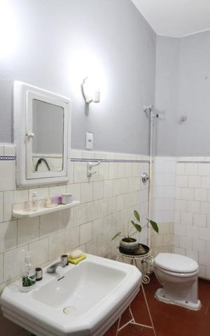 Casa à venda com 476m², 3 quartos e 3 vagasBanheiro 2
