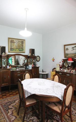 Casa à venda com 476m², 3 quartos e 3 vagasSala