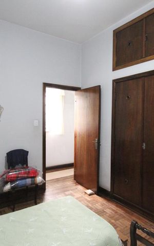 Casa à venda com 476m², 3 quartos e 3 vagasQuarto 2