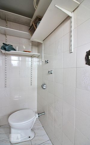 Apartamento à venda com 70m², 2 quartos e 1 vagaBanheiro de Serviço