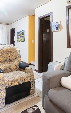 Casa de condomínio à venda com 153m², 3 quartos e 1 vaga Casa de condomínio à venda com 153m², 3 quartos e 1 vagaSala