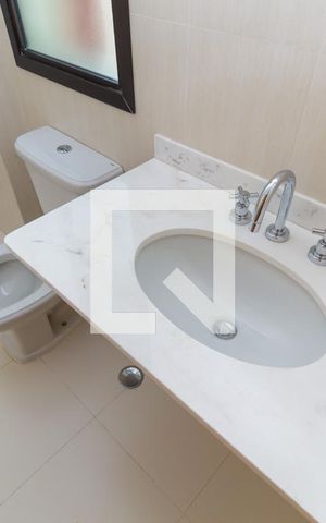 Apartamento à venda com 433m², 4 quartos e 5 vagas Apartamento à venda com 433m², 4 quartos e 5 vagasBanheiro da Suíte 2