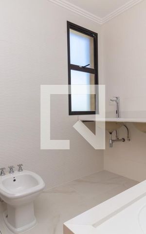 Apartamento à venda com 433m², 4 quartos e 5 vagas Apartamento à venda com 433m², 4 quartos e 5 vagasBanheiro da Suíte 3