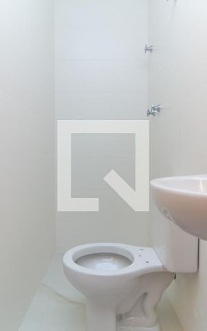 Apartamento à venda com 433m², 4 quartos e 5 vagas Apartamento à venda com 433m², 4 quartos e 5 vagasBanheiro de Serviço