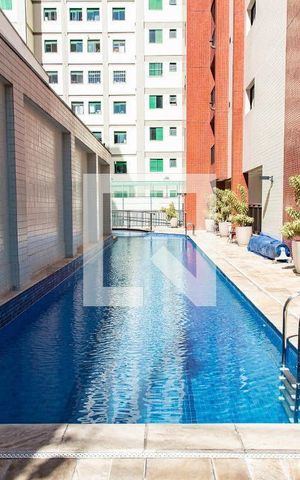 Apartamento à venda com 433m², 4 quartos e 5 vagas Apartamento à venda com 433m², 4 quartos e 5 vagasÁrea comum - Piscina