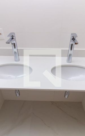 Apartamento à venda com 433m², 4 quartos e 5 vagas Apartamento à venda com 433m², 4 quartos e 5 vagasBanheiro da Suíte 3