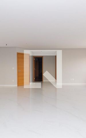 Apartamento à venda com 433m², 4 quartos e 5 vagas Apartamento à venda com 433m², 4 quartos e 5 vagasSala