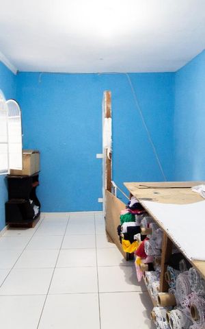 Casa à venda com 188m², 2 quartos e 2 vagas Casa à venda com 188m², 2 quartos e 2 vagasEdícula