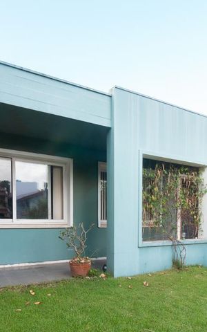 Casa à venda com 350m², 4 quartos e 4 vagas Casa à venda com 350m², 4 quartos e 4 vagasFachada