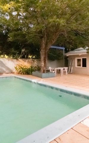Casa à venda com 350m², 4 quartos e 4 vagas Casa à venda com 350m², 4 quartos e 4 vagasPiscina