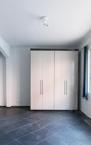 Casa à venda com 350m², 4 quartos e 4 vagas Casa à venda com 350m², 4 quartos e 4 vagasQuarto 1
