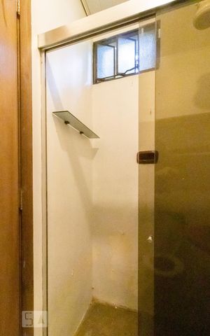 Casa à venda com 350m², 4 quartos e 4 vagas Casa à venda com 350m², 4 quartos e 4 vagasBanheiro 2