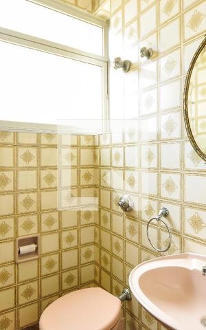 Apartamento à venda com 300m², 3 quartos e 3 vagas Apartamento à venda com 300m², 3 quartos e 3 vagasLavabo