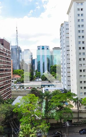 Apartamento à venda com 300m², 3 quartos e 3 vagas Apartamento à venda com 300m², 3 quartos e 3 vagasVaranda do Quarto 3