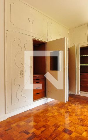 Apartamento à venda com 300m², 3 quartos e 3 vagas Apartamento à venda com 300m², 3 quartos e 3 vagasQuarto 2