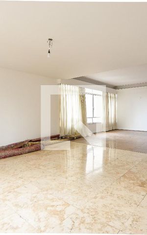 Apartamento à venda com 300m², 3 quartos e 3 vagas Apartamento à venda com 300m², 3 quartos e 3 vagasSala