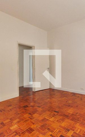 Apartamento à venda com 300m², 3 quartos e 3 vagas Apartamento à venda com 300m², 3 quartos e 3 vagasQuarto 1