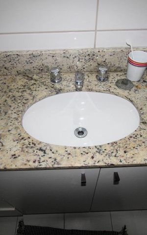 Apartamento à venda com 73m², 2 quartos e 1 vaga Apartamento à venda com 73m², 2 quartos e 1 vagaBanheiro da Suíte 1