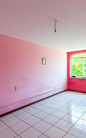 Casa à venda com 320m², 6 quartos e 2 vagas Casa à venda com 320m², 6 quartos e 2 vagasCasa 1