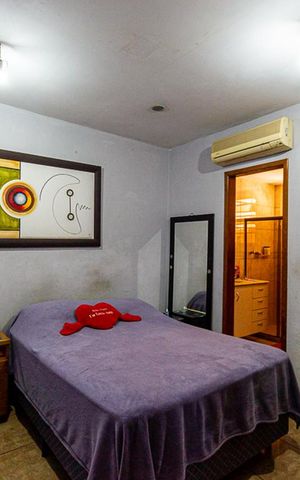 Casa à venda com 320m², 6 quartos e 2 vagas Casa à venda com 320m², 6 quartos e 2 vagasSuite casa 2