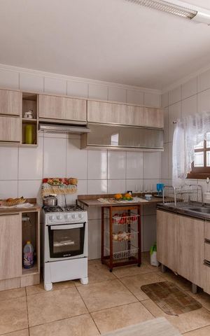 Casa à venda com 190m², 4 quartos e 8 vagas Casa à venda com 190m², 4 quartos e 8 vagasCozinha