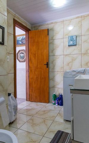 Casa à venda com 190m², 4 quartos e 8 vagas Casa à venda com 190m², 4 quartos e 8 vagasBanheiro 3