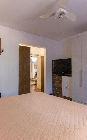 Casa à venda com 190m², 4 quartos e 8 vagas Casa à venda com 190m², 4 quartos e 8 vagasSuíte