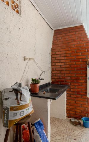 Casa à venda com 190m², 4 quartos e 8 vagas Casa à venda com 190m², 4 quartos e 8 vagasÁrea Externa