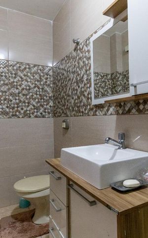 Casa à venda com 190m², 4 quartos e 8 vagas Casa à venda com 190m², 4 quartos e 8 vagasBanheiro 2