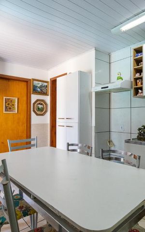 Casa à venda com 190m², 4 quartos e 8 vagas Casa à venda com 190m², 4 quartos e 8 vagasCozinha 2