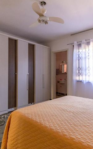 Casa à venda com 190m², 4 quartos e 8 vagas Casa à venda com 190m², 4 quartos e 8 vagasSuíte